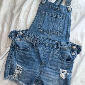 Cat & Jack Girls M Short Overalls